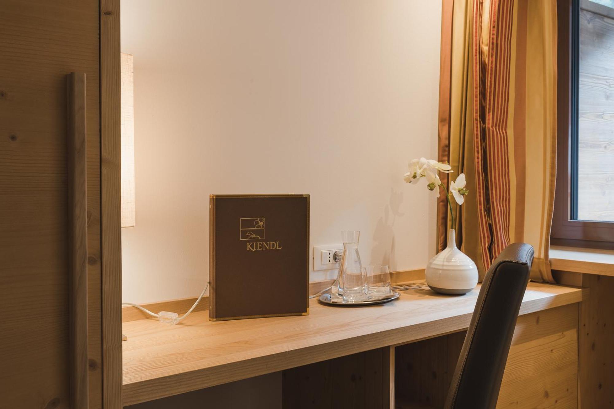 Hotel Kiendl Scena Quarto foto