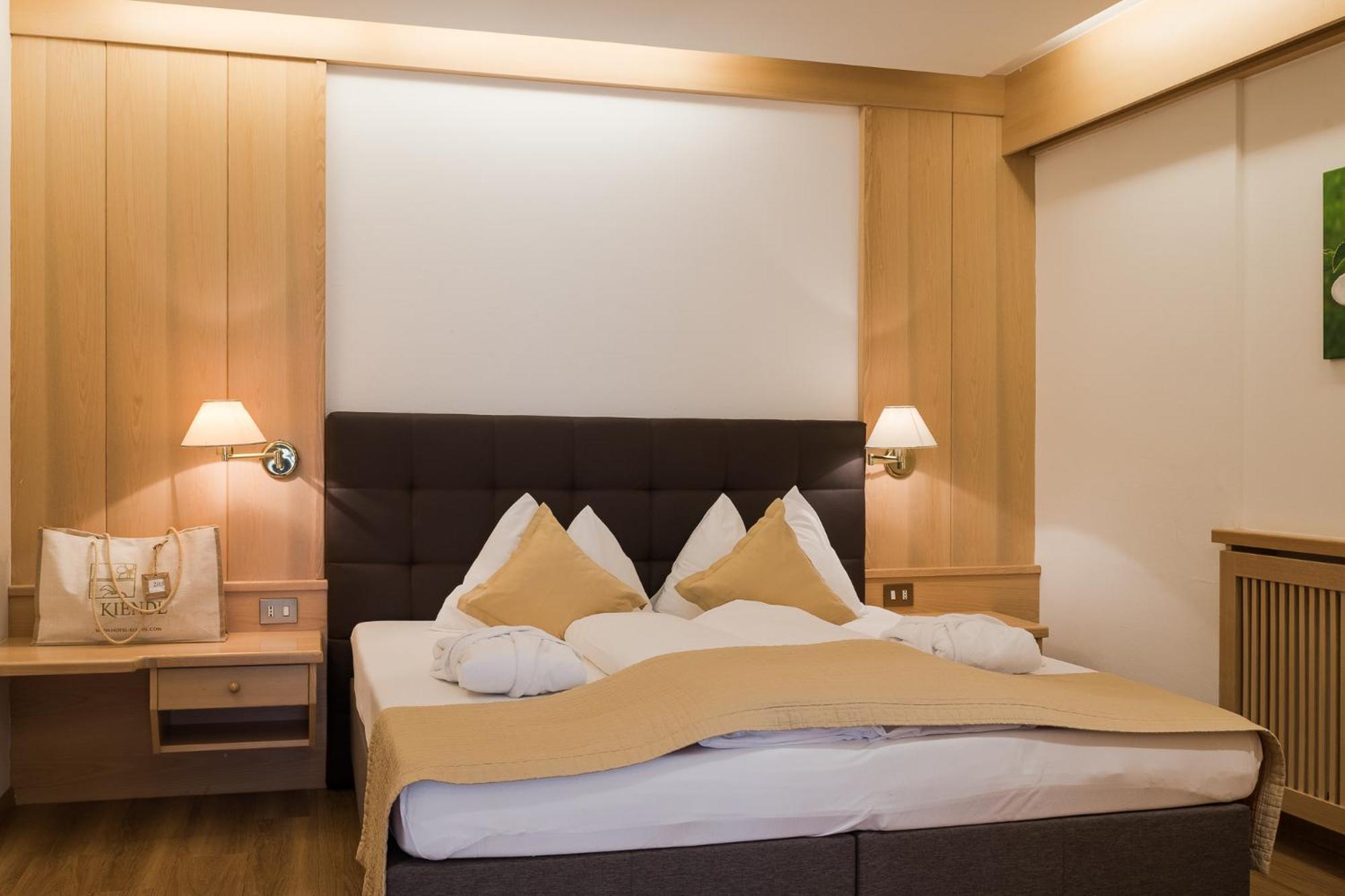 Hotel Kiendl Scena Quarto foto